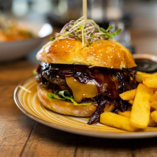 Burger und Kaffee-Spezialitäten im Rösternest Illertissen